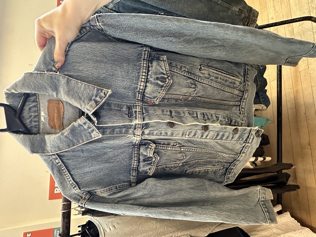 Classic Levi’s denim jacket 😎 bought at Swipe Vintage x Worcester Kilo Sale for £20.00