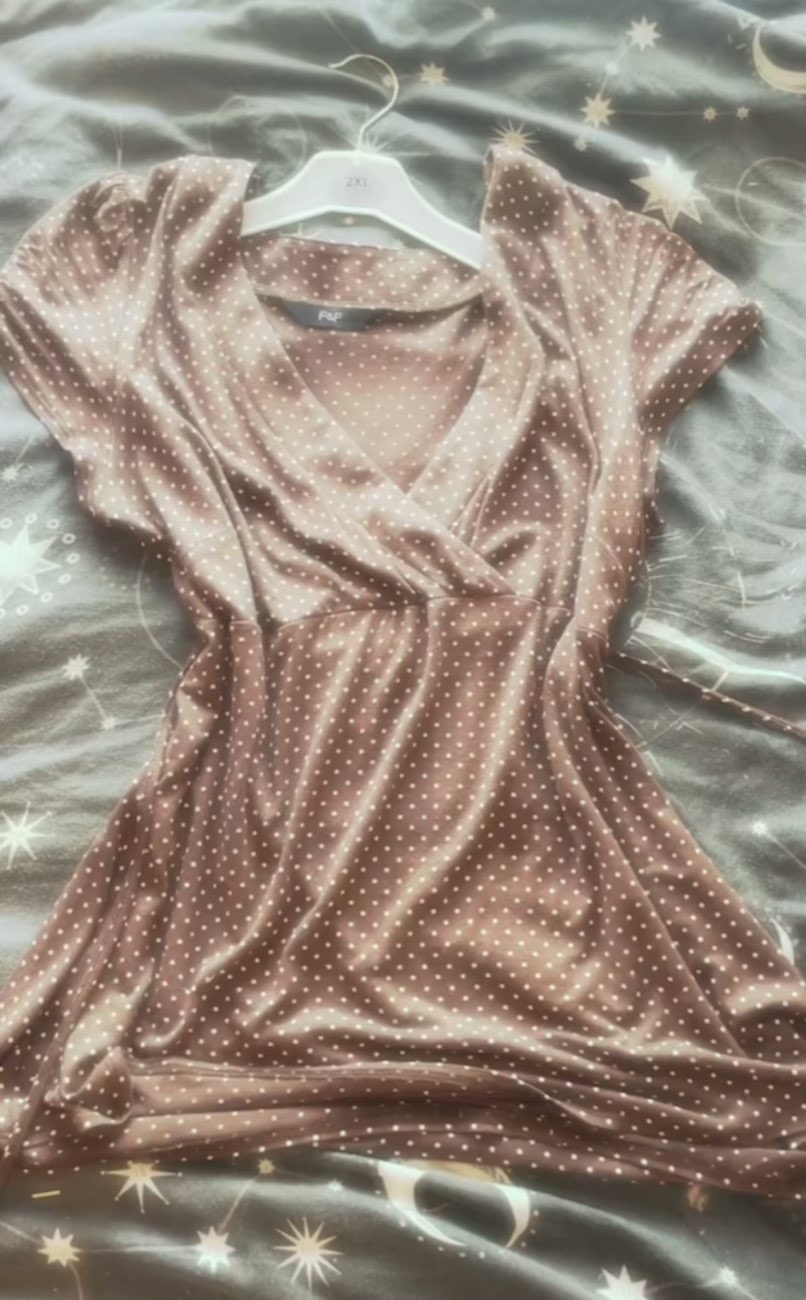 cute brown Y2K polkadot top 🤎🤍 bought at Shelter for £2.00