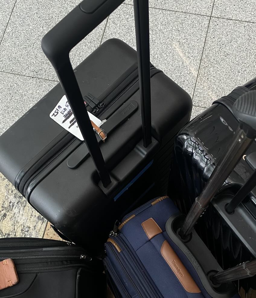 Buying Lost Luggage and Parcels in The UK