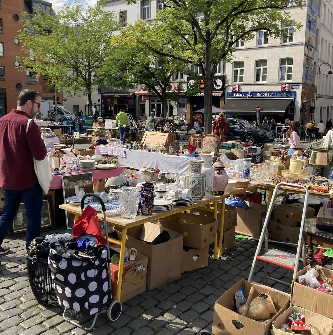 10 Expert Tips For a Successful Car Boot Sale