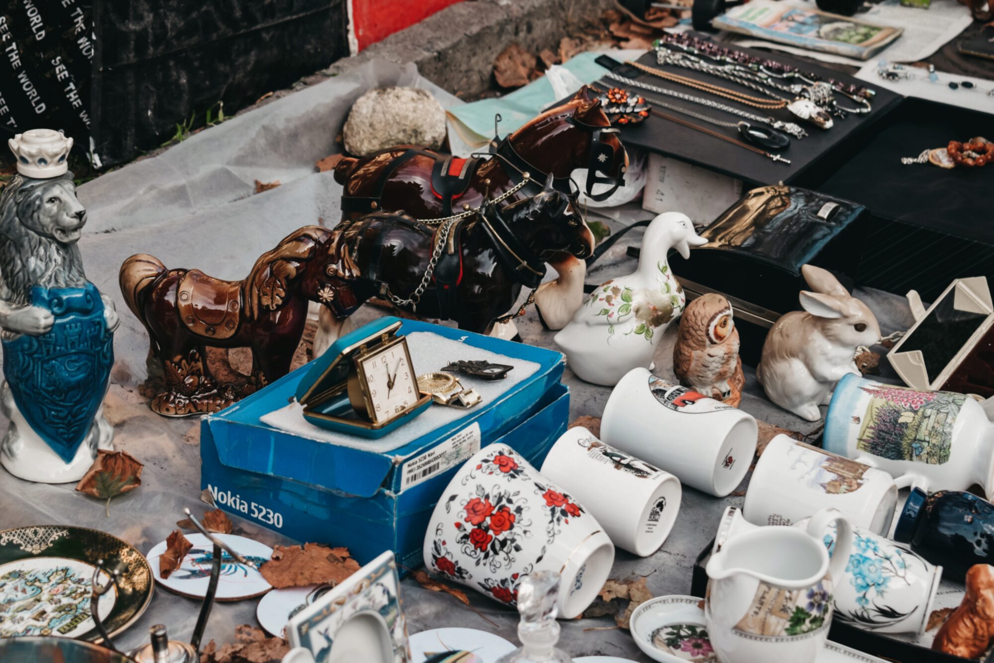The Booming Pre-Owned Market: What Are The Benefits of Buying Second-Hand?