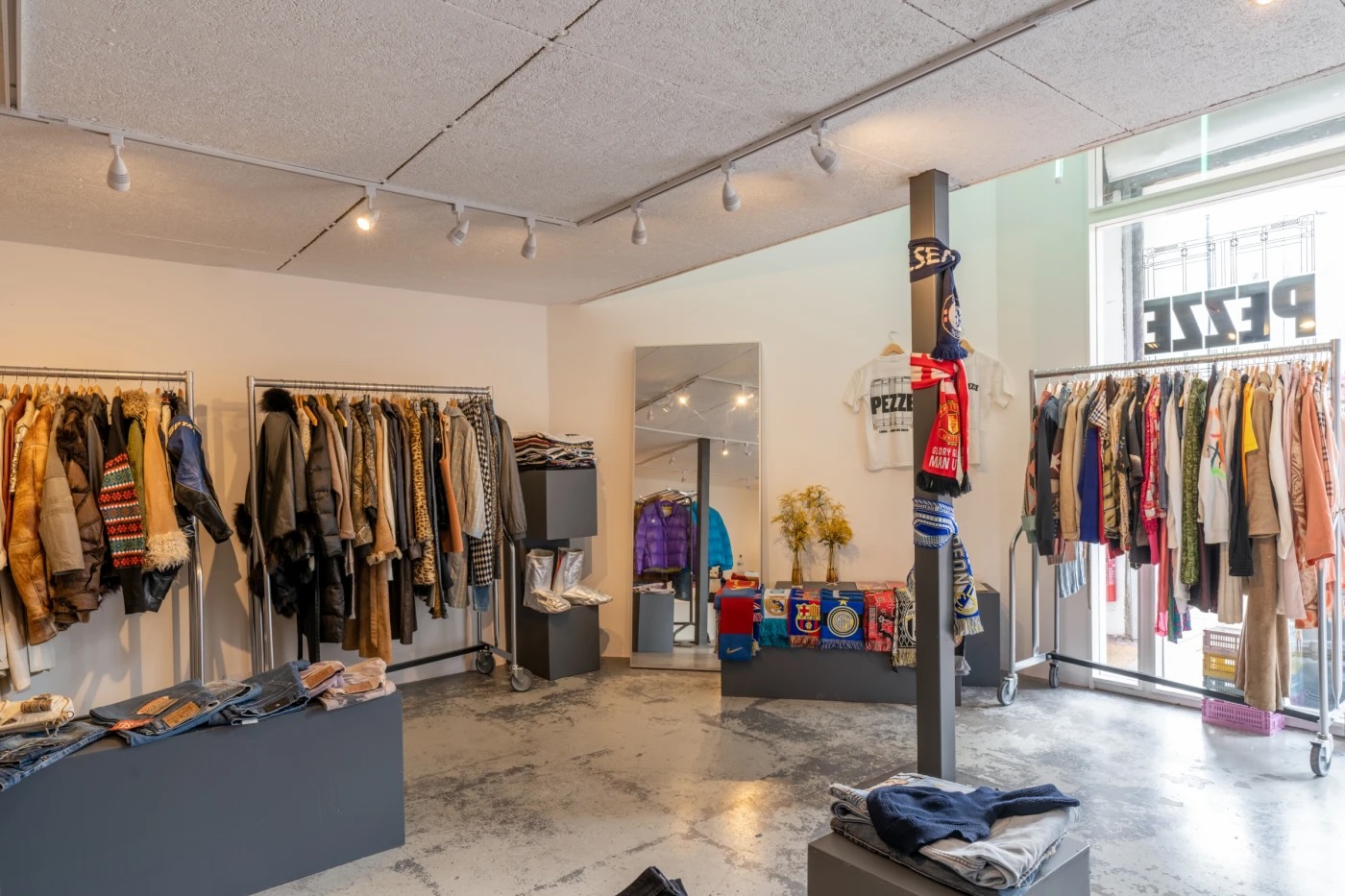 Pezze Hackney's interior
